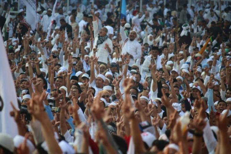 People Power dan Bisnis Penggalangan Massa