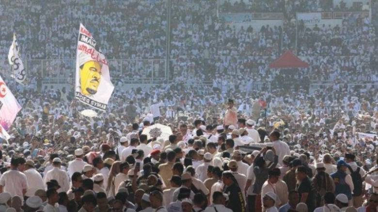 "Hantu" di Balik Kempanye Akbar