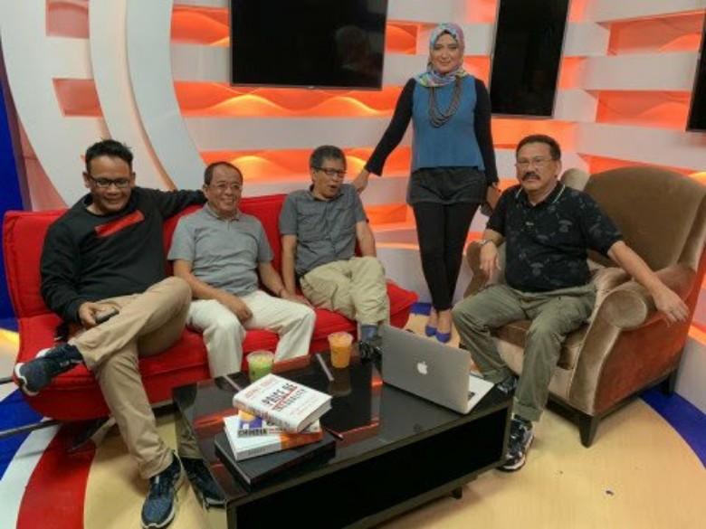 Simbolisme Kepala Ikan Kakap dalam Deklarasi Rocky Gerung