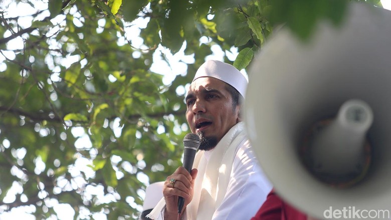 Masyarakat Dukung Pembubaran FPI