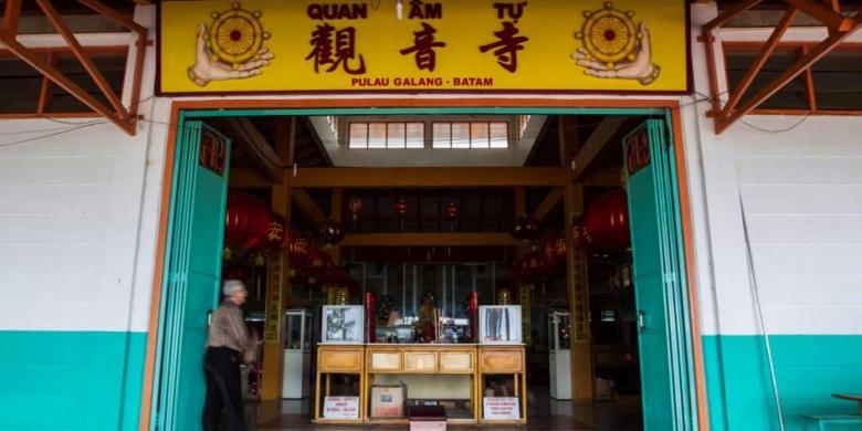 Vihara dan Gereja Bukan Sekadar Tempat Pelarian [Pulau Galang 6]