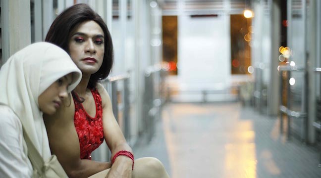 Hikayat Seorang Banci dan Debat soal Sholat Jum’at