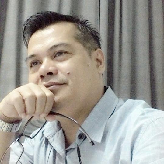 "Peluk Saya," Kata Perempuan-perempuan Bercadar