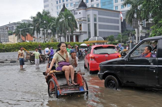 Sebab Becak Setitik Rusak Jakarta Sebelanga
