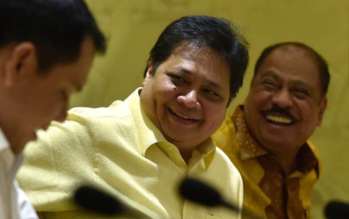 Rasain, Ketum Golkar Pilihan Istana Khianati Jokowi dan PDIP!