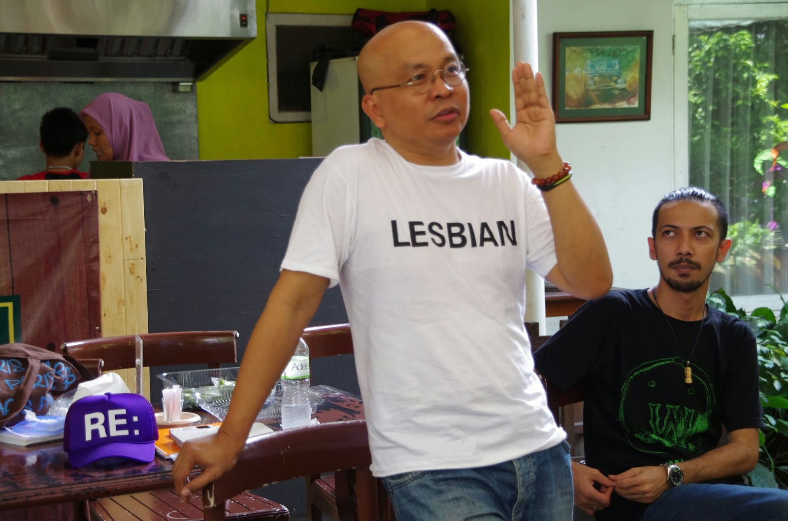 Resensi Novel Re: Tentang Dunia Pelacuran Yang Tak Berubah