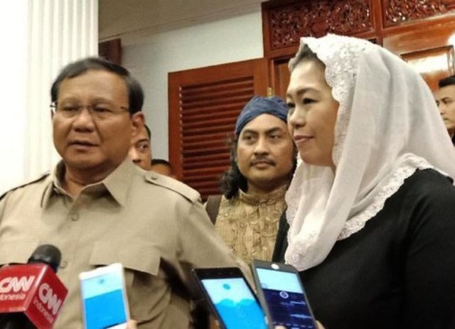 Untunglah Yenny Wahid Tolak Pinangan Prabowo Subianto