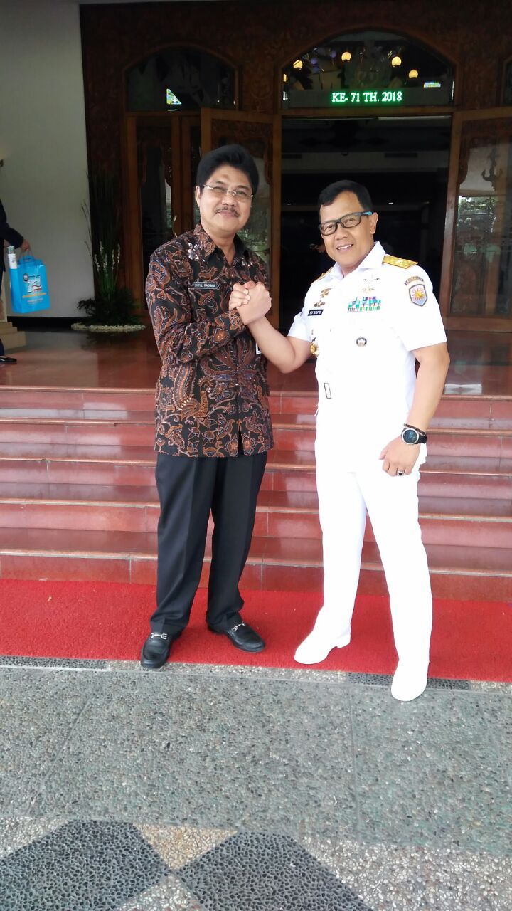 Kadis Pendidikan Jatim Terima Penghargaan dari Yayasan Hang Tuah