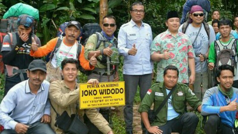Naik Naik ke Puncak Gunung Kerinci, Tinggi Tinggi Sekali....