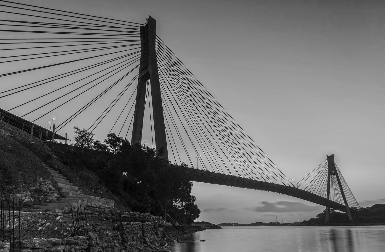 Saudara Saya Robert Lai (1): Menebus Dosa Proyek Raksasa