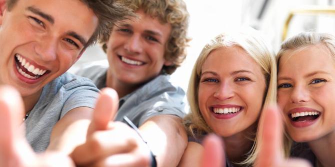 Tugas Mulia Penulis adalah Mencerahkan, Bukan Bikin Galau