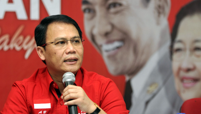 Pilkada Jatim Aroma Pilpres, Berebut Dukungan Jokowi