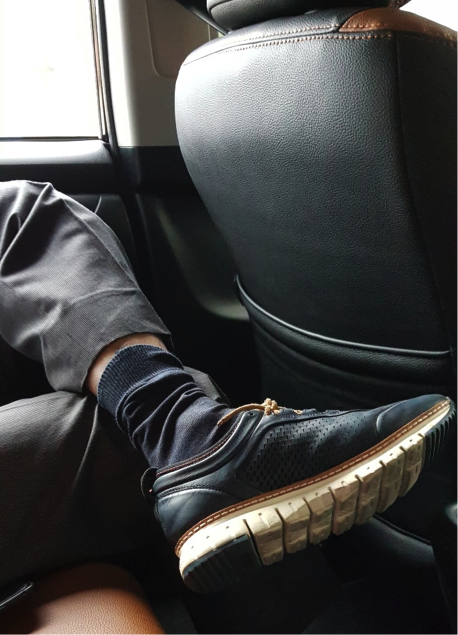 Kaos Kaki Rombeng Sang Penebas Korupsi