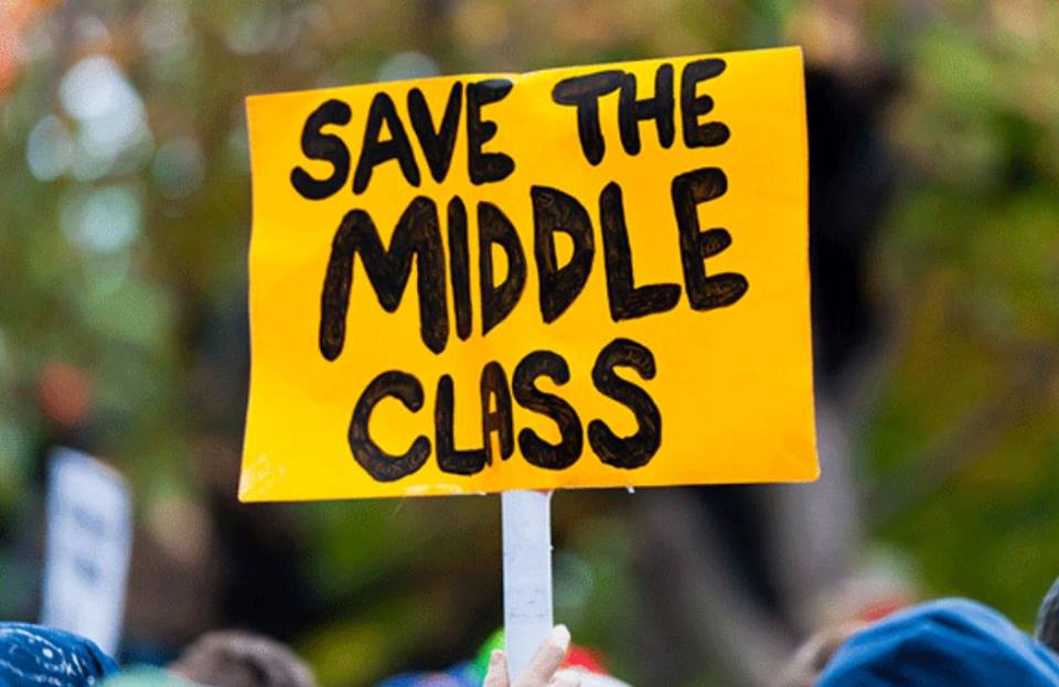 Kritik atas Kritik, Raja Juli Antoni "Good Boy" Baru Kekuasaan