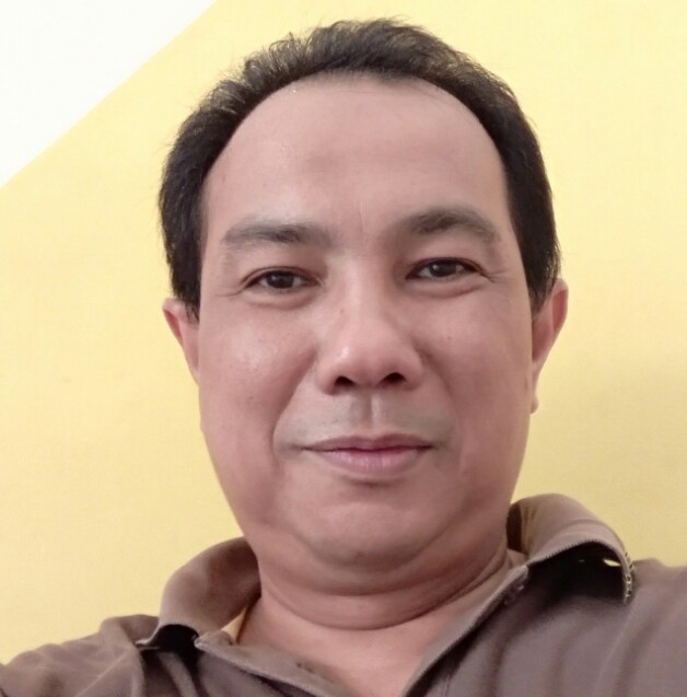 Kaos Kaki Rombeng Sang Penebas Korupsi