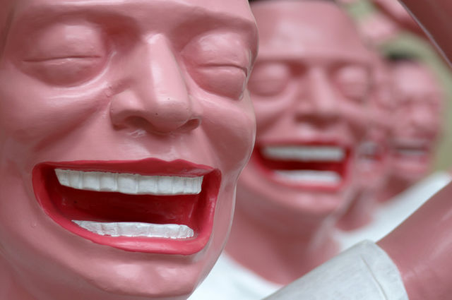 Koruptor dan Pelanggar UU ITE, Siapa yang Lebih Berbahaya?