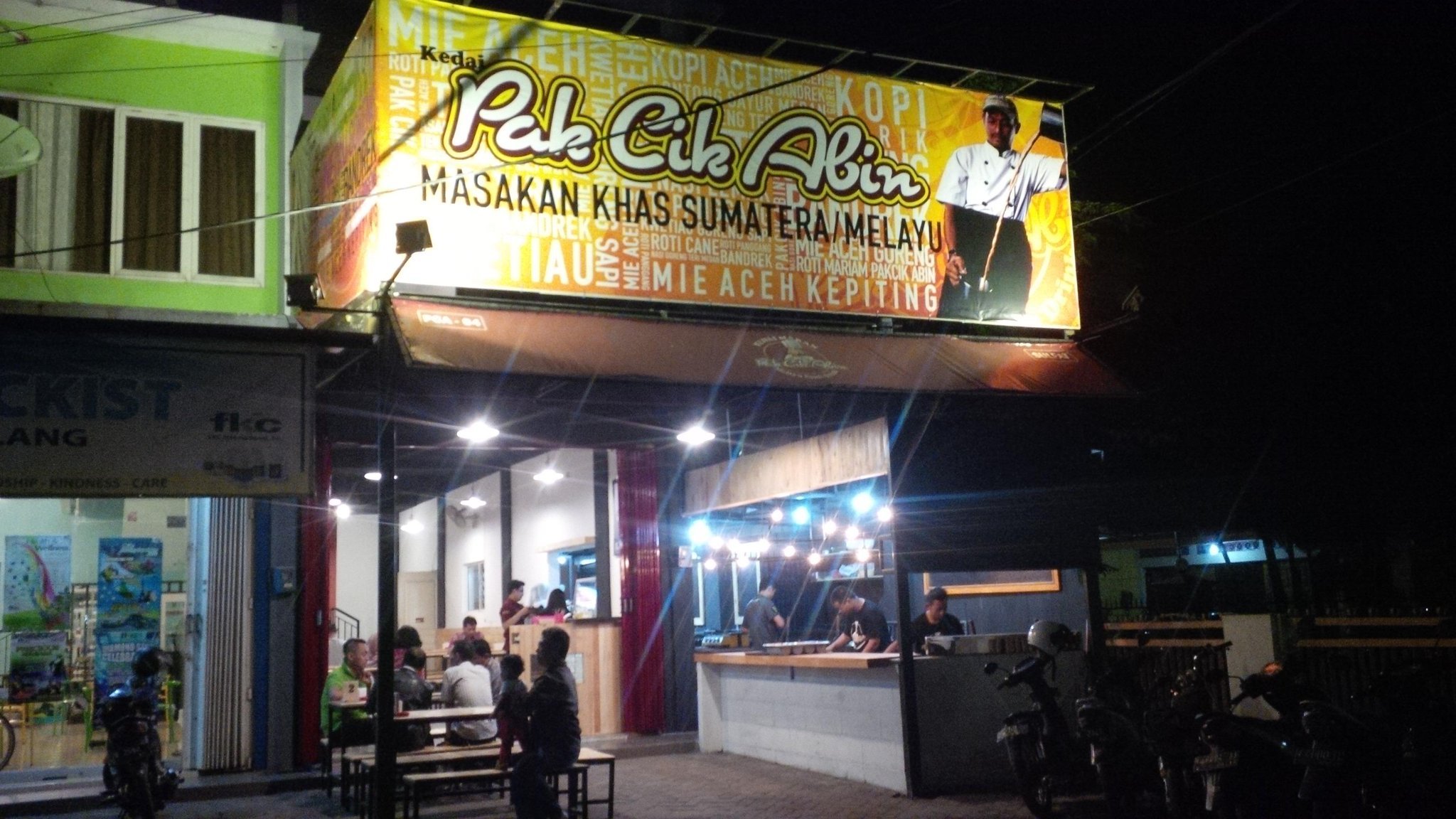 Nasi Goreng Sidoarjo di Negeri Jiran, Kolonel Sanders dari Jawa Timur