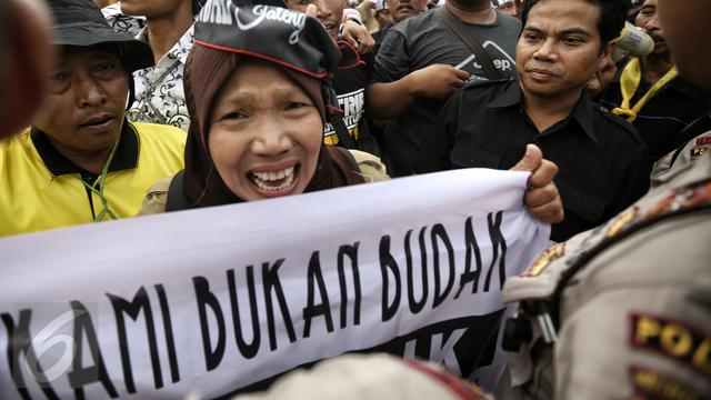 Harusnya Pemerintah Pikirkan Jangan Sampai Guru Honorer Gigit Jari