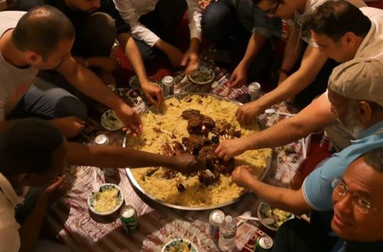 Syukuran Arab di Hays, Kansas, Kambing dan Nasi  Briani