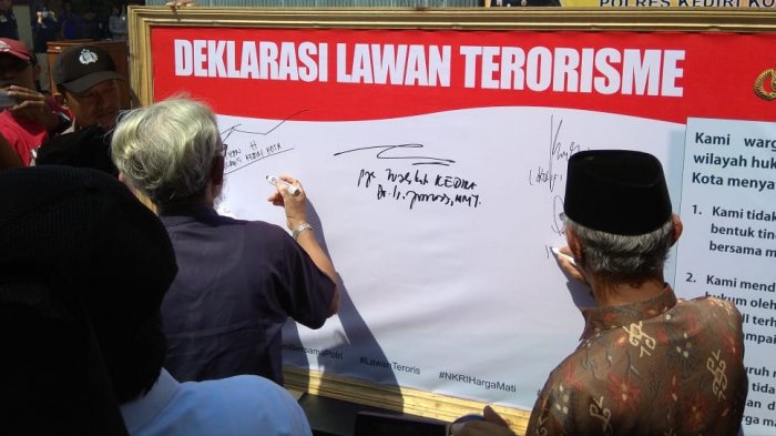 3 Opsi Pemerintah Hadapi Terorisme; Militer, Intelijen, Penegakan Hukum