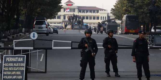 Perang Asimetris, Cerita 36 Jam Mako Brimob Dikuasai Teroris