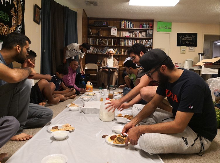 Kesasar, Lalu Buka Puasa di Hussainiah, Masjid Syiah di San Antonio