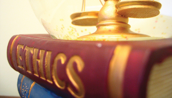 Kristen tapi Nyengit, "Mbencekno"