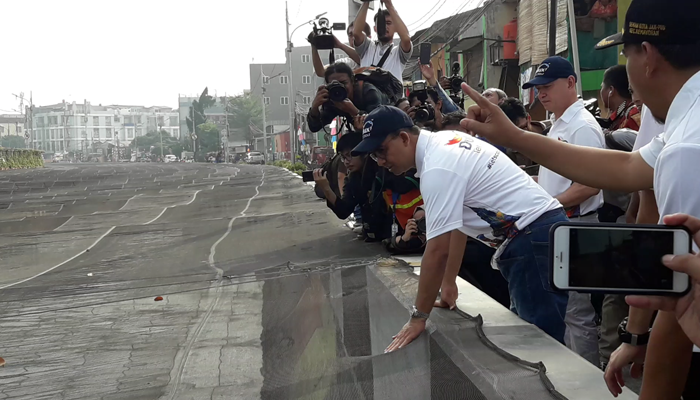 Di Tangan Anies, Kali Item Berubah Bentuk Jadi Kambing Item