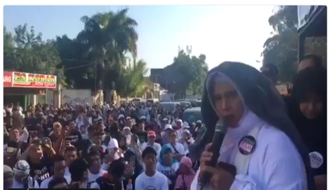 Perempuan-perempuan Panggung yang Memalukan