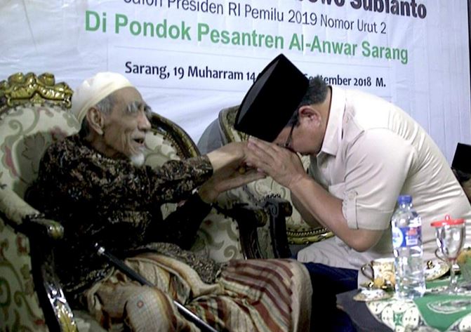 Ketika Prabowo Didoakan Kiai Maimoen dan Didukung 300 Jenderal